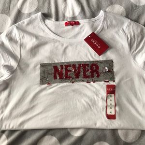 Guess sequence movable T-shirt